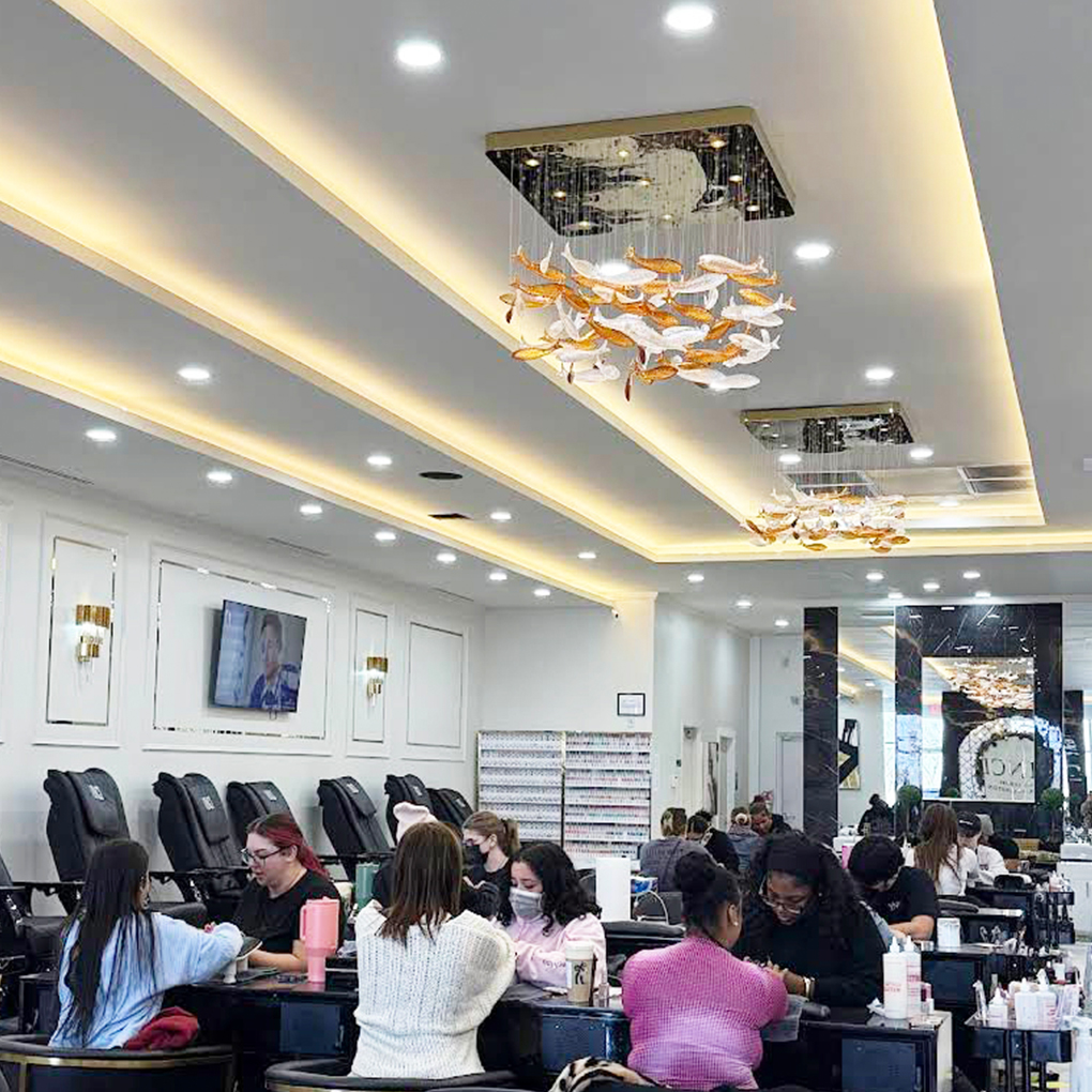 District Nail Club Upper Arlington Salon